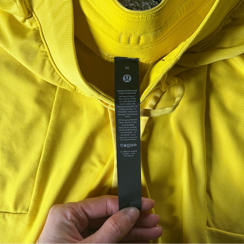 Lululemon License to Train Linerless Shorts 7” Yellow Sz Medium - Picture 8 of 10